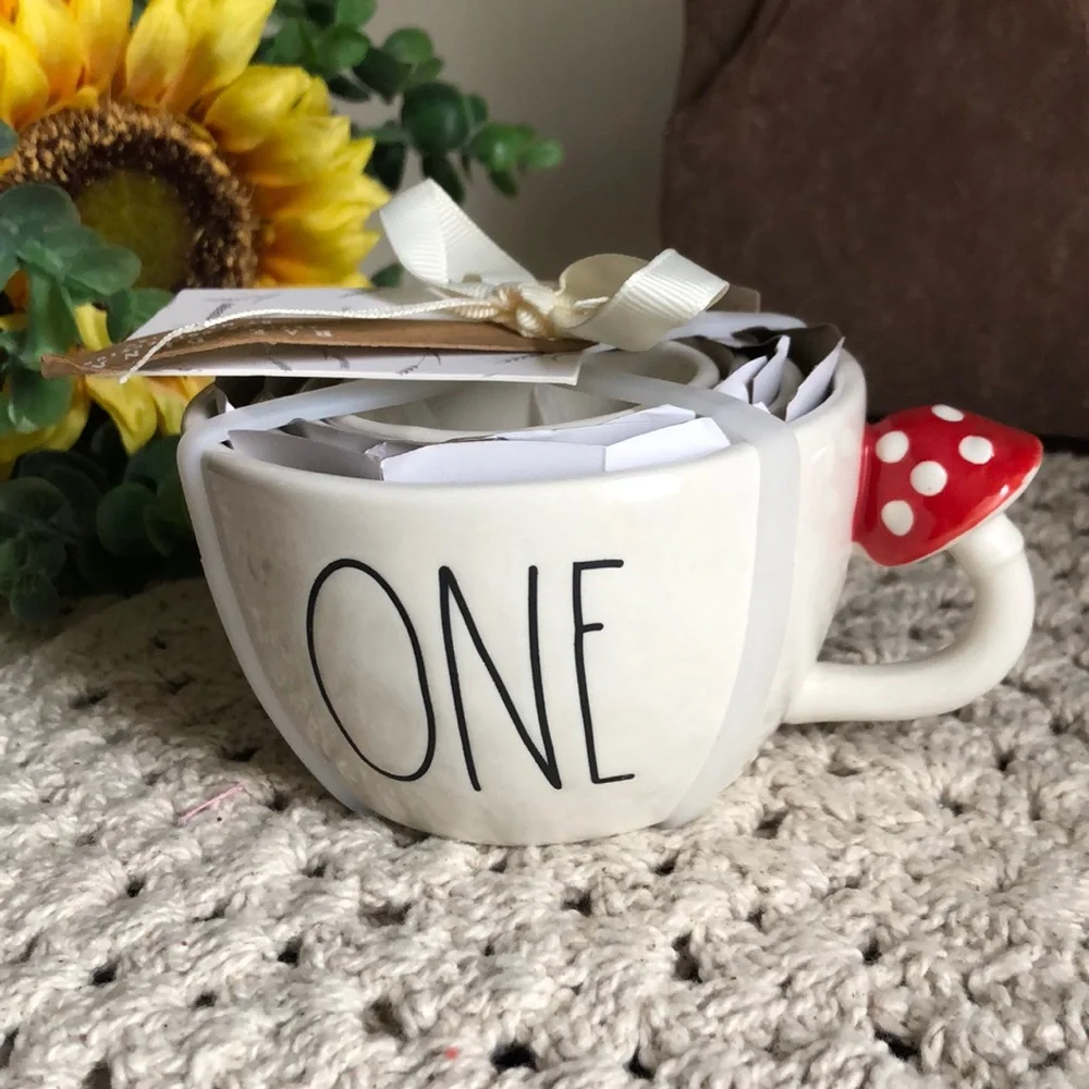 Rae Dunn Measuring Cups with Mushroom Handle